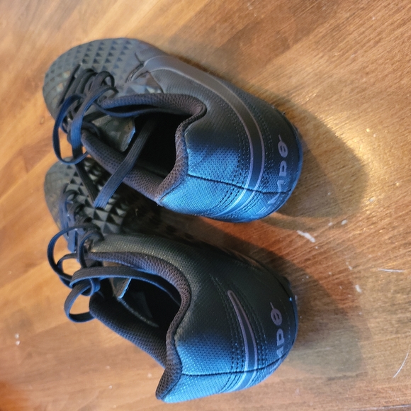 Nike Tiempo soccer cleats - Picture 2 of 3